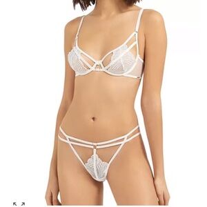 Bluebella Icena White Scallop Bra
